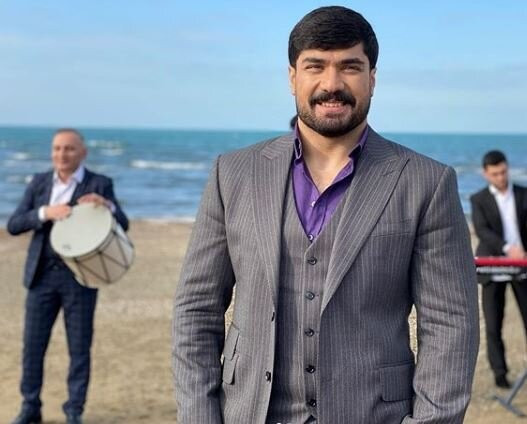 Muğam müsabiqəsinin qalibi ata oldu