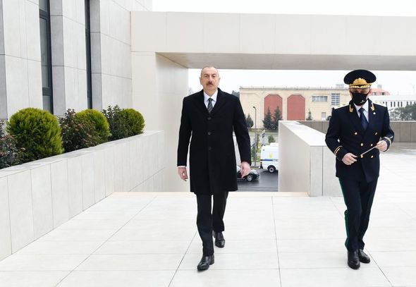 İlham Əliyev Baş Prokurorluğun yeni inzibati binasının açılışında iştirak etdi - YENİLƏNİB + FOTO/VİDEO