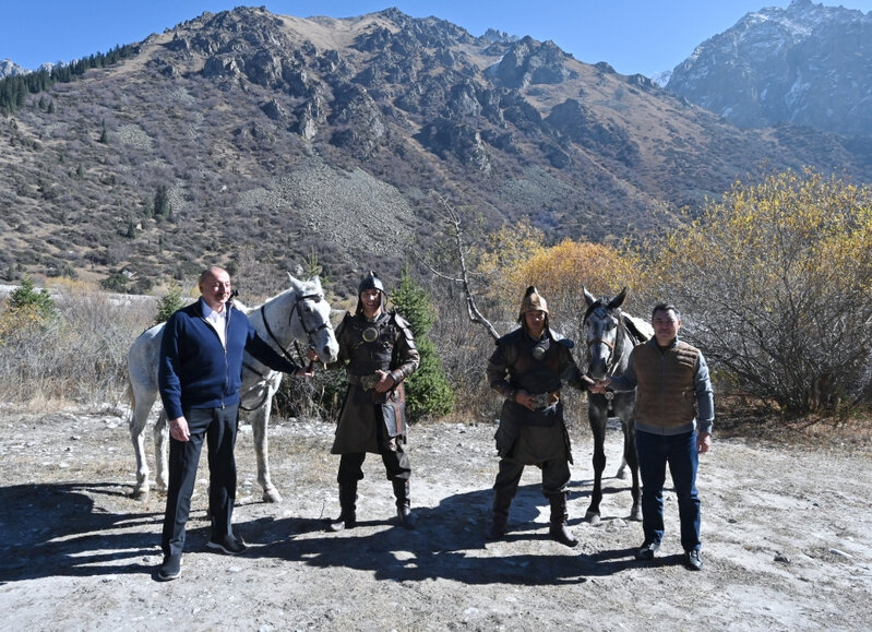 Azərbaycan və Qırğızıstan Prezidentləri Bişkekdə mədəni proqramda iştirak ediblər - FOTO