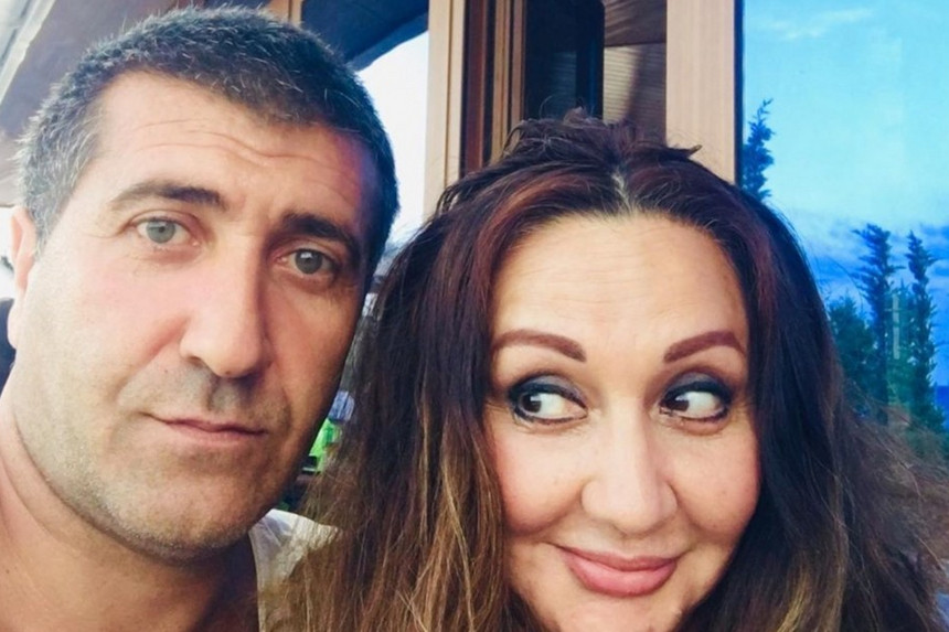 Naibə Allahverdiyeva özündən yaşca kiçik ərinin şəklini yaydı