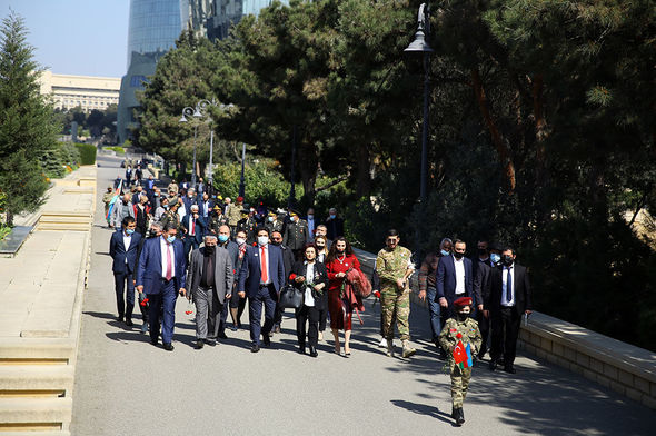 Azərbaycanın Milli Qəhrəmanı Albert Aqarunovun xatirəsi yad edilib - FOTO