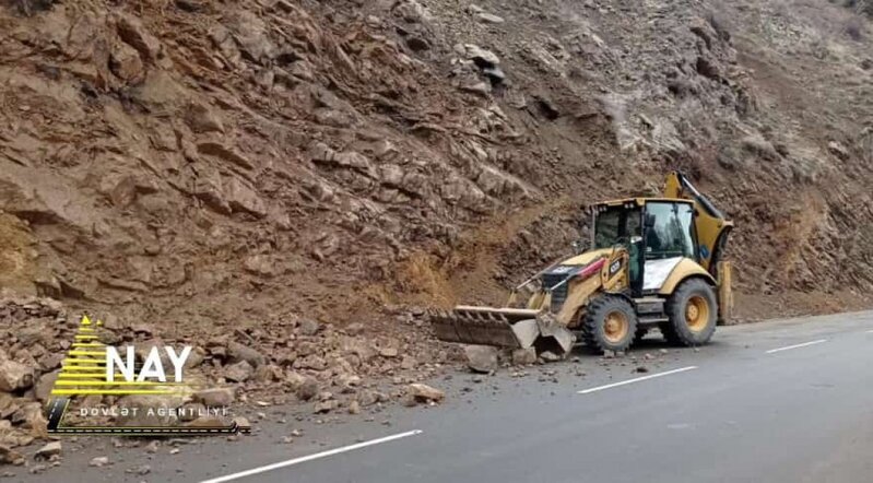 Naxçıvanda dağ uçqunu oldu - FOTOLAR