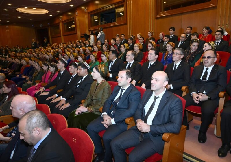 Aşqabadda Türkmənistan Dövlət Simfonik Orkestrinin konserti olub