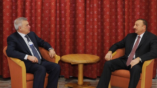 Vahid Ələkbərov İlham Əliyevi təbrik etdi
