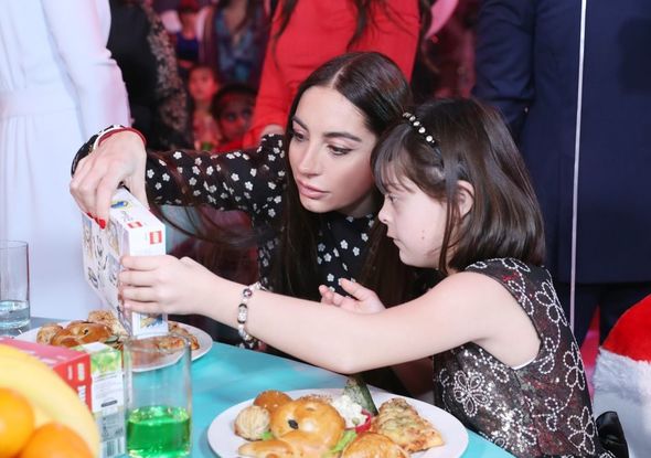Birinci vitse-prezident Mehriban Əliyeva uşaqlar üçün keçirilmiş bayram şənliyində iştirak edib - FOTO/VİDEO