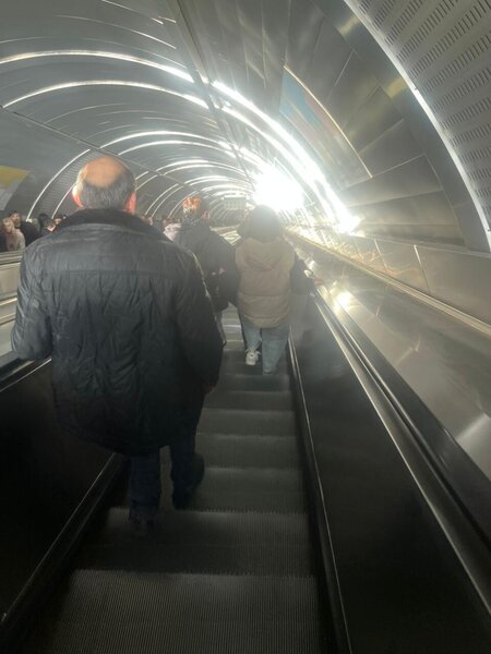 Bakı metrosunda təhlükəli anlar YAŞANDI