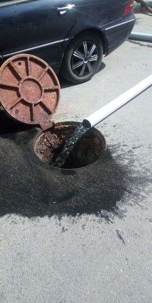 Bakıda binanın zirzəmisinə dolan çirkab suları təmizləndi - FOTO