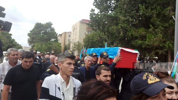Erməni terroru nəticəsində həlak olan polis Asim Camalzadə ilə vida mərasimi keçirilib - FOTO