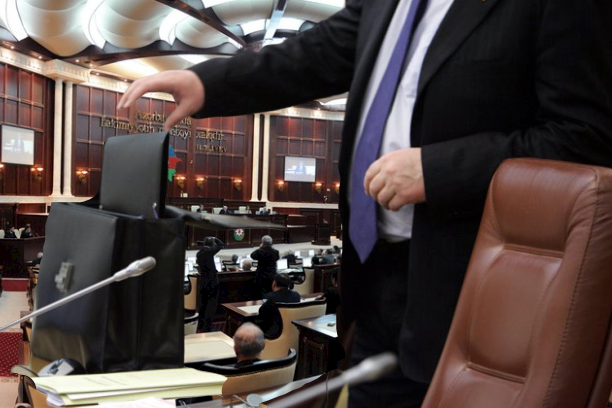 Deputatlıq iddiasında olanlara bu tarixdə "stop" qoyulacaq