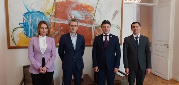 Səfir: "Qarabağ münaqişəsinin sülh yolu ilə həllinə dair əla söhbətimiz oldu" - FOTO