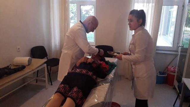 Kürdəmirdə avtomobil yolun kənarına aşıb, 4 nəfər xəsarət alıb - FOTOLAR