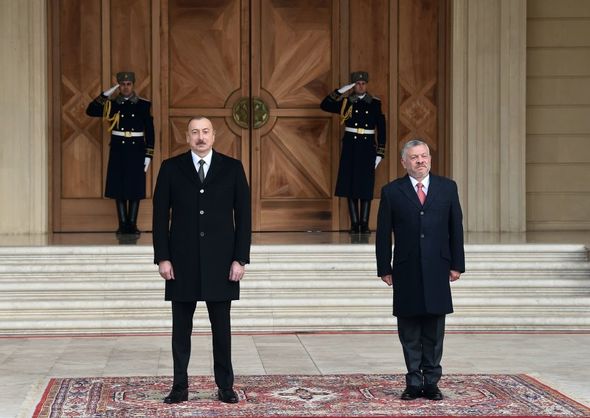 İlham Əliyev İordaniyanın kralını qarşıladı - FOTO
