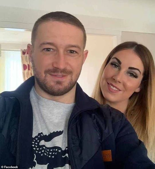 Britaniyalı sevgililərdən qəribə iddia: "Evimizdə ruh var" - FOTO