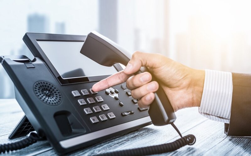Nazirlik: 'Bir ev telefonu abunəçisinə çəkilən xərc 3,96 manatdır