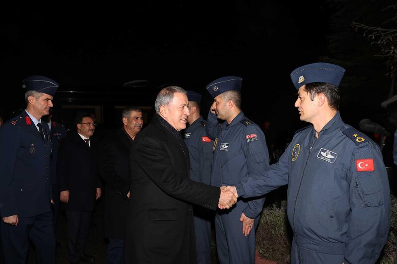 Zakir Həsənov türkiyəli pilotlarla görüşdü - FOTO