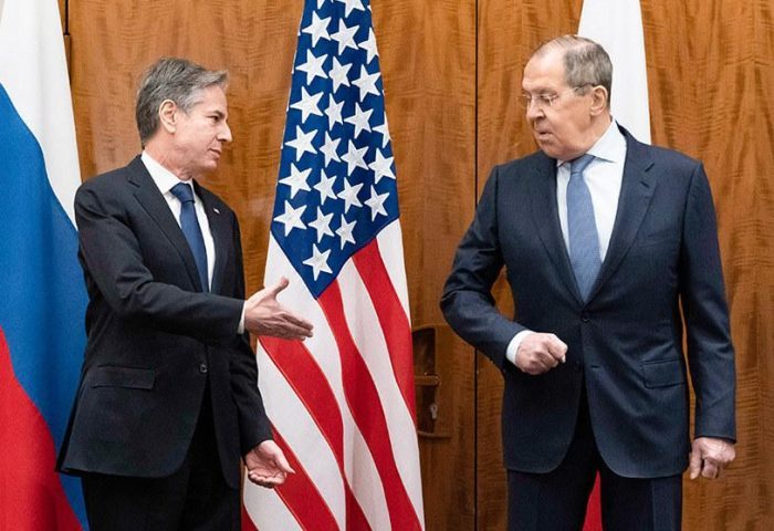 Blinkenlə Lavrov arasında telefon danışığı oldu