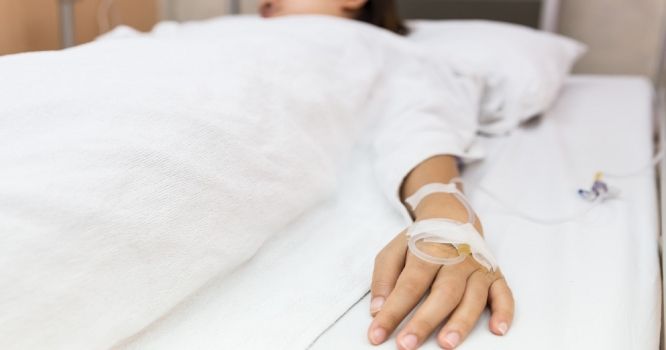 Gəncədə əri tərəfindən bıçaqlanan qadının gözləri amputasiya edildi