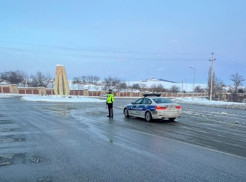 Yol polisindən səfərə çıxan sürücülərə MÜRACİƏT