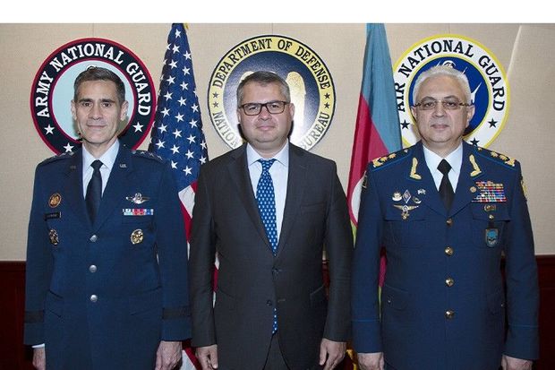 Azərbaycan və ABŞ Hərbi Hava Qüvvələrinin komandanları görüşdü