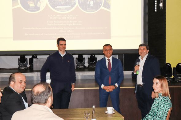 Vüqar Qurbanov Almaniyada azərbaycanlı həkimlərlə görüşdü - FOTO