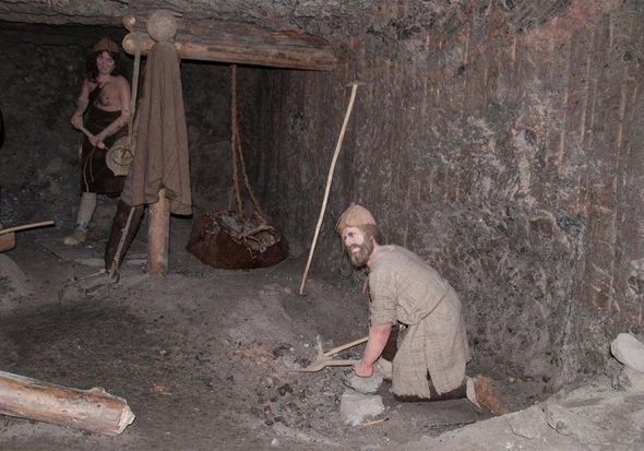 Alp dağları, dağ gölü, zəncəfilli nağıl evlər: Dünyanın ən gözəl kəndindən REPORTAJ - FOTO