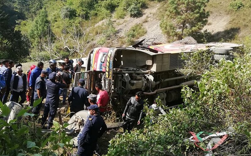 Nepalda avtobus qəzası - 7 ölü, 20 yaralı