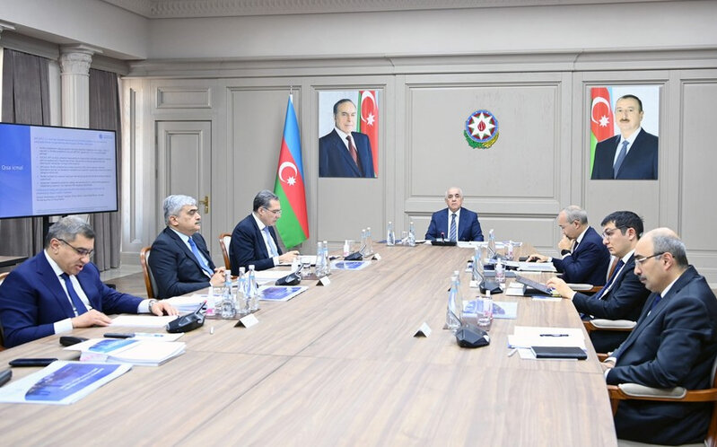Əli Əsədov iclas keçirdi, tapşırıqlar verdi
