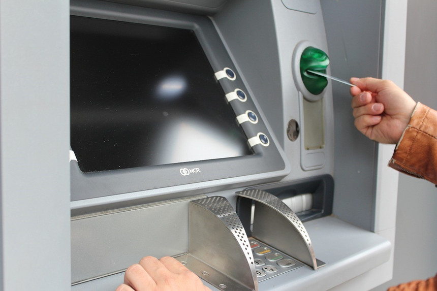 Göyçayda 6 nəfərin bank hesabından pul oğurlanıb