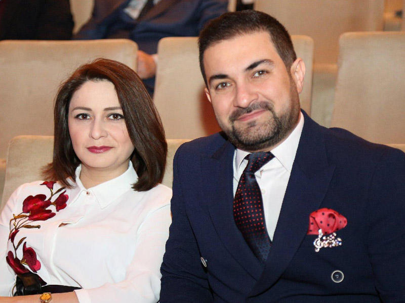 Qadınım, yazda gün işığım' - Xanımı üçün oxudu