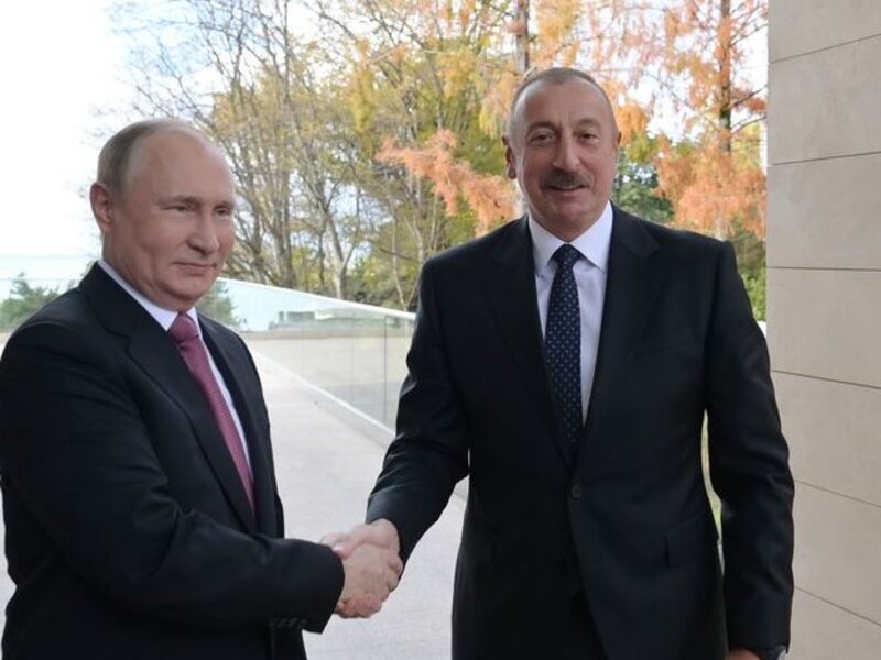 Vladimir Putin Azərbaycan Prezidentini Yeni il münasibətilə təbrik etdi