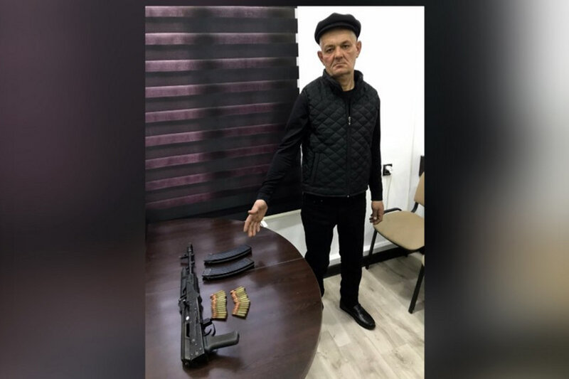 Keçmiş məhkumda "Kalaşnikov" aşkarlandı - VİDEO