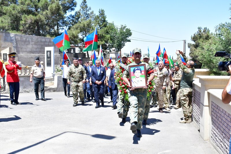 Birinci Qarabağ Müharibəsi şəhidi Rövşən Əliyev Xırdalan Şəhidlər Xiyabanında dəfn edildi - FOTOLAR