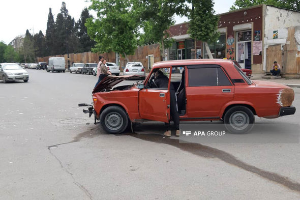 Gəncədə iki minik maşını toqquşdu - FOTO