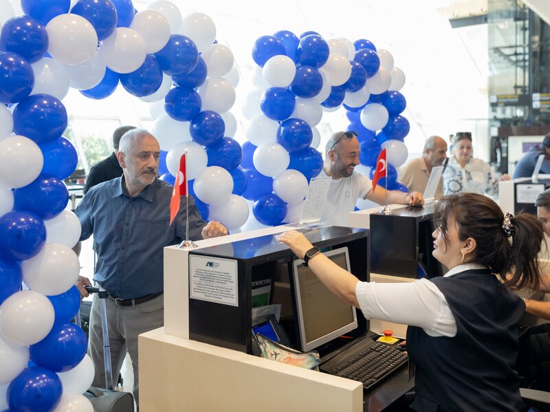 Azərbaycan Hava Yolları Qarsa ilk reysini həyata keçirdi - FOTOLAR