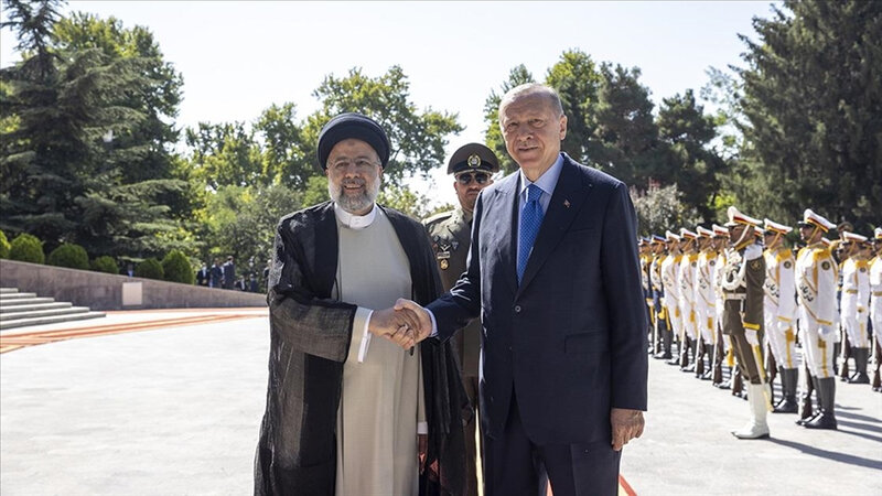 Ərdoğan İranda rəsmi mərasimlə qarşılandı - FOTO