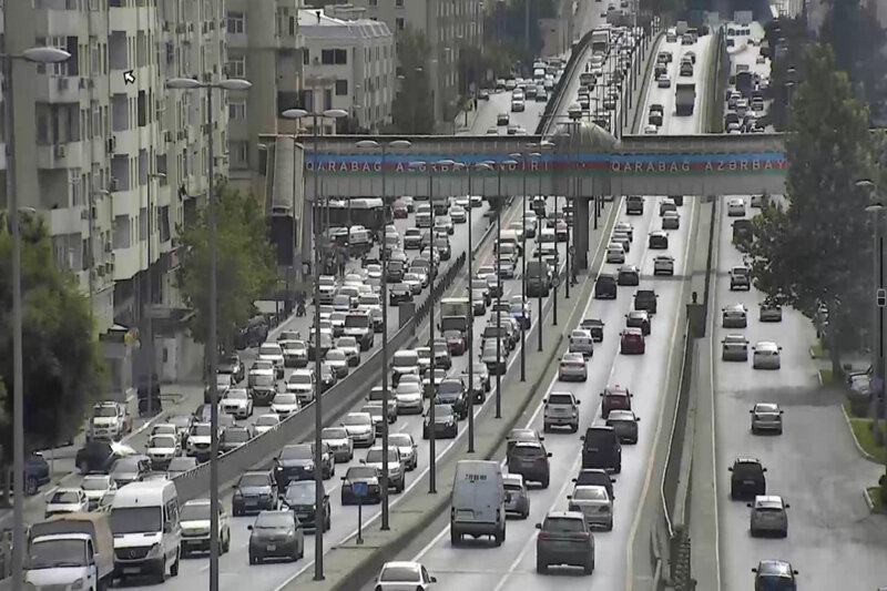 Bakıda 15 küçə və prospektdə sıxlıq var - SİYAHI