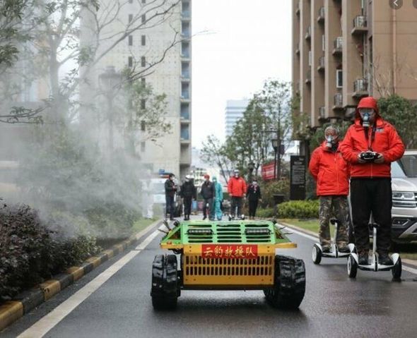 Koronavirusla mübarizə üçün robot yaradıldı - FOTO