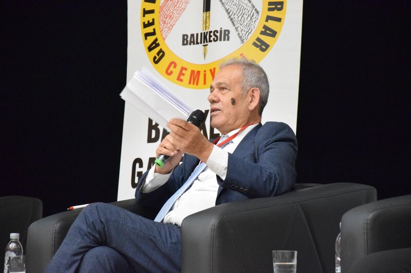 Balıkəsirdə Beynəlxalq Media Zirvəsi keçirildi: Türk dünyası üçün yeni media modeli təklif edildi - FOTO