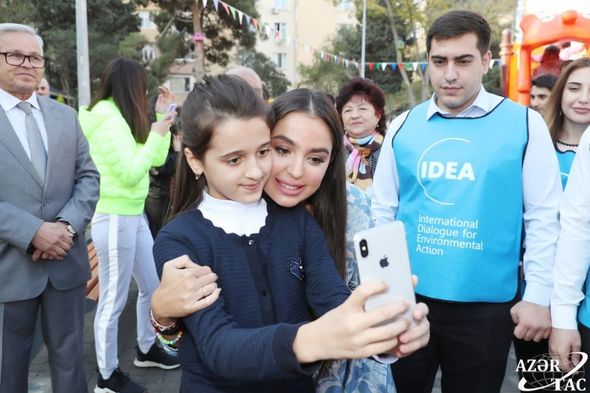 Leyla Əliyevanın təşəbbüsü ilə daha bir həyət abadlaşdırıldı - FOTO