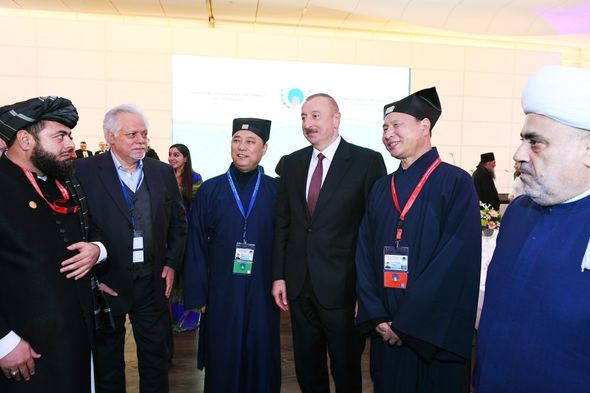 Dünya dini liderlərinin II Bakı Sammitinin iştirakçılarının şərəfinə ziyafət verilib - FOTO