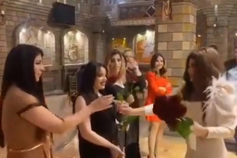 Bakıda şirkət əməkdaşları karantinin yumşaldılmasını qeyd etdi - VİDEO