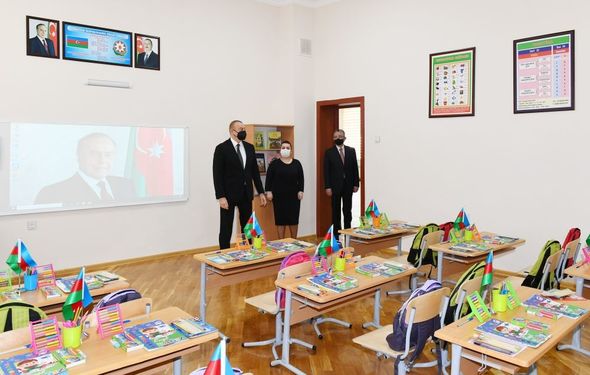 İlham Əliyev Bakıda yenidən tikilən məktəblərdə yaradılan şəraitlə tanış olub - FOTO/VİDEO