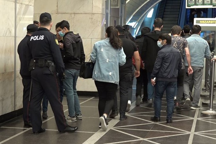Karantinin yumşaldılmasından sonra Bakı metrosu - VİDEO