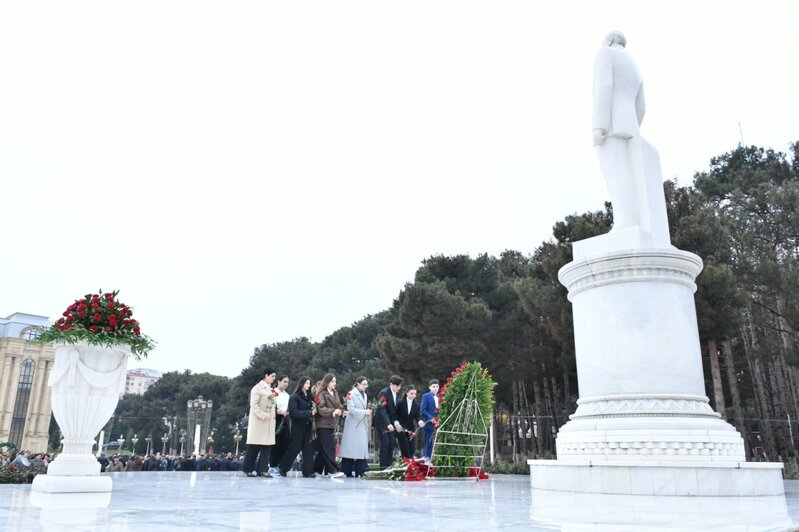 Ümummilli Liderin anım günü Abşeron rayonunda dərin ehtiramla qeyd edilib - FOTOLAR