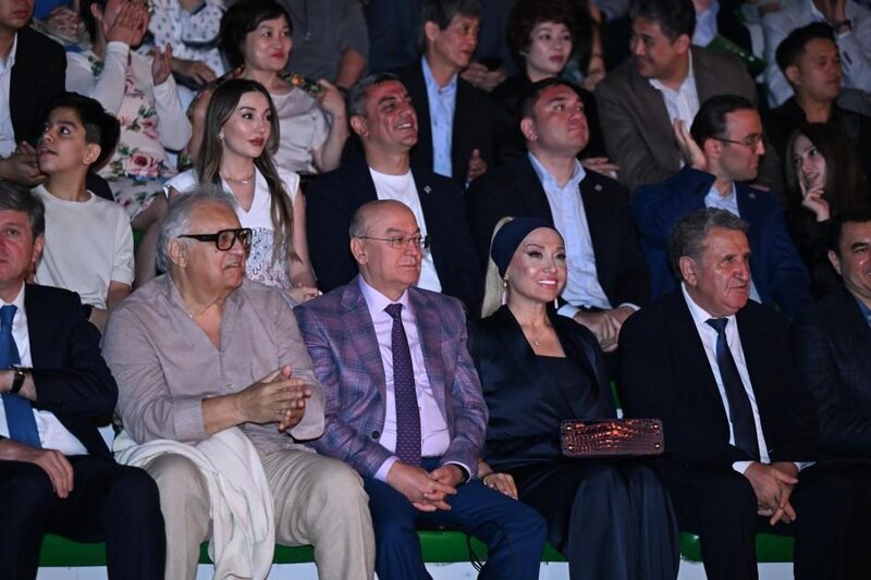 Kəmaləddin Heydərov xanımı ilə festivalı izlədi - FOTO