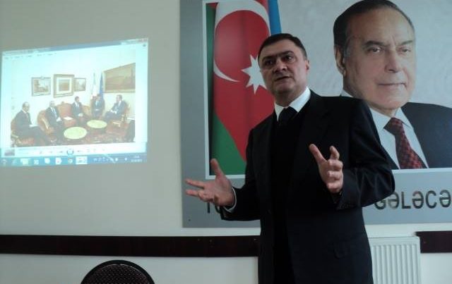 Azər Kərimli 12 deputata rəhbərlik edəcək 