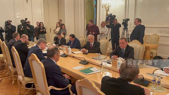 Moskvada Ceyhun Bayramovla Sergey Lavrov arasında görüş başladı