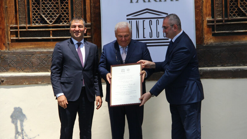 Şəkiyə UNESCO-nun Ümumdünya İrs Siyahısına daxilolma sertifikatı təqdim olundu - FOTO