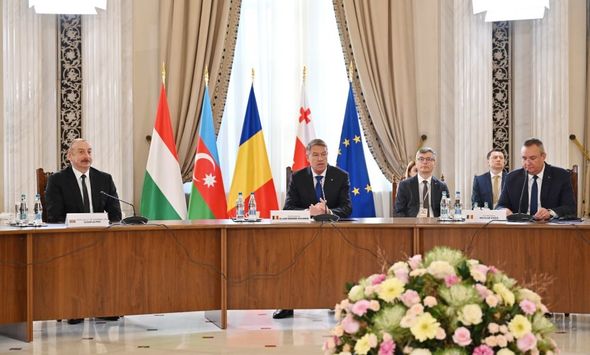 İlham Əliyev Rumıniyada plenar iclasda iştirak etdi - FOTO/VİDEO - YENİLƏNİB