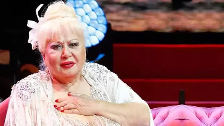 Məşhur türkiyəli sənətçi xəstəxanaya yerləşdirildi